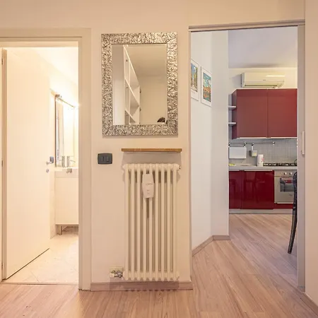 Bellezza Fair - Vicino Fiera E Centro, Wifi, Smart Tv, Ac, Balcone דירה