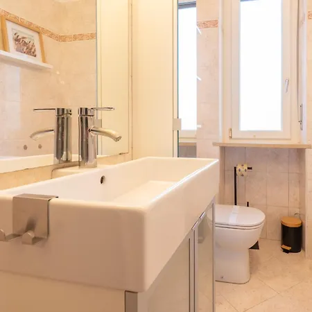 Bellezza Fair - Vicino Fiera E Centro, Wifi, Smart Tv, Ac, Balcone